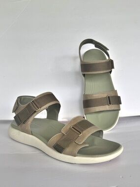 Women's Size 9 Strole Soft Stride Sandals